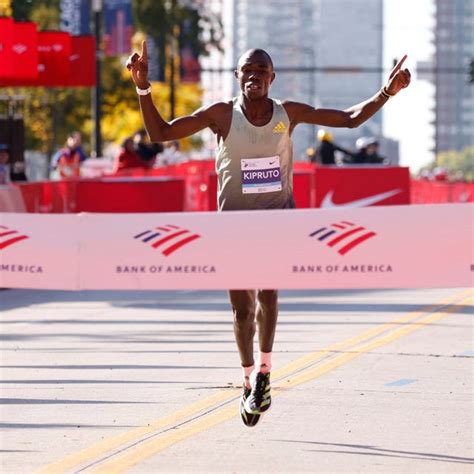 2022 chicago marathon results|Iba pa.